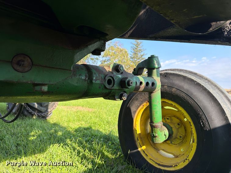 image for item EX1049 1972 John Deere 4000 tractor