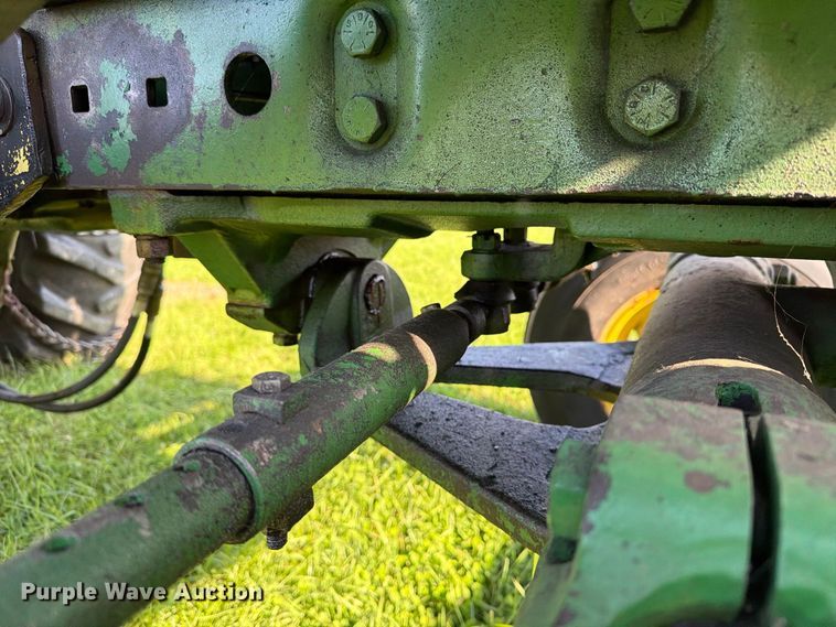 image for item EX1049 1972 John Deere 4000 tractor
