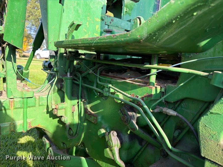 image for item EX1049 1972 John Deere 4000 tractor