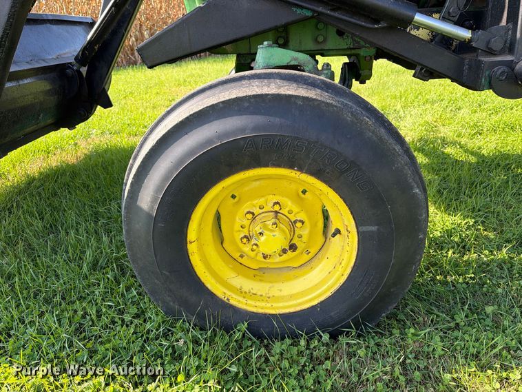 image for item EX1049 1972 John Deere 4000 tractor