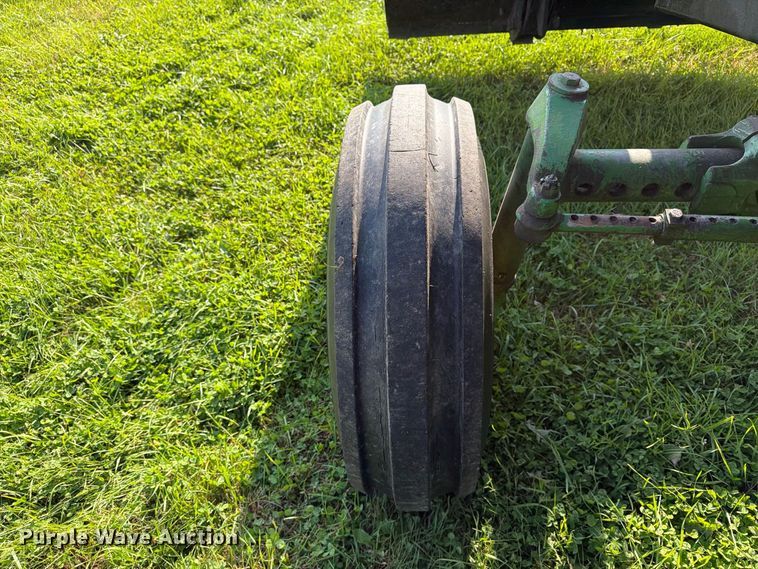 image for item EX1049 1972 John Deere 4000 tractor