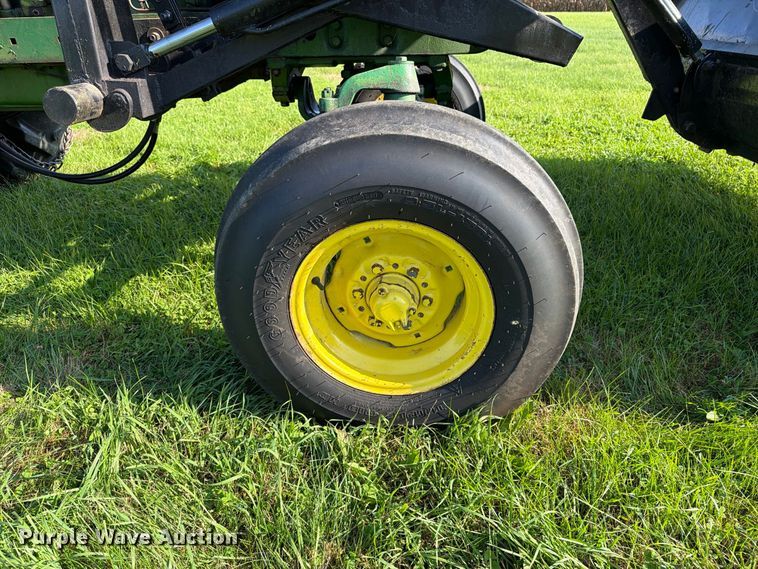 image for item EX1049 1972 John Deere 4000 tractor
