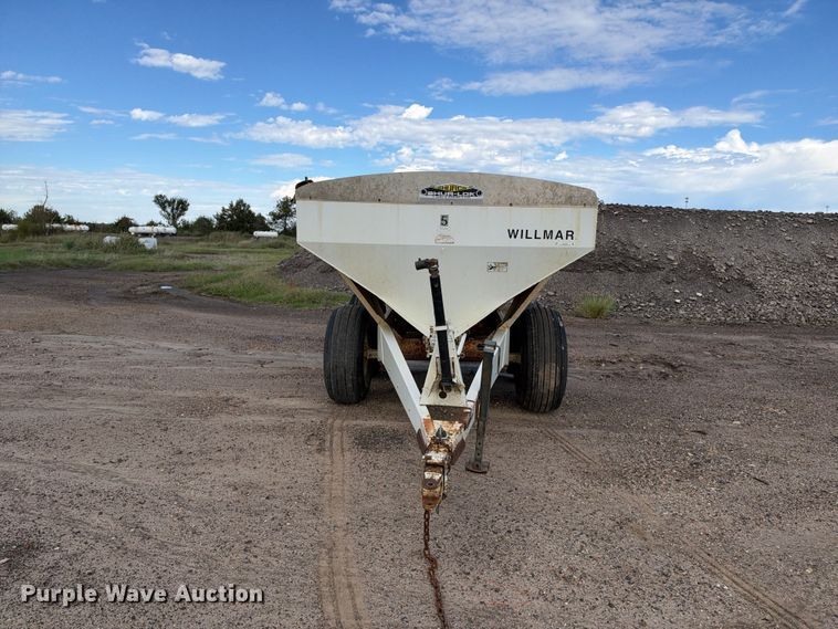 image for item EX1502 Willmar Super 600 spreader