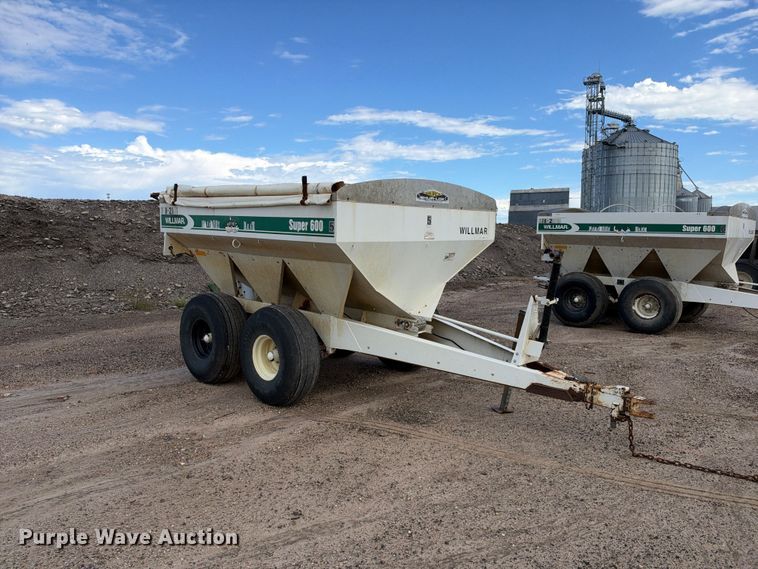 image for item EX1502 Willmar Super 600 spreader