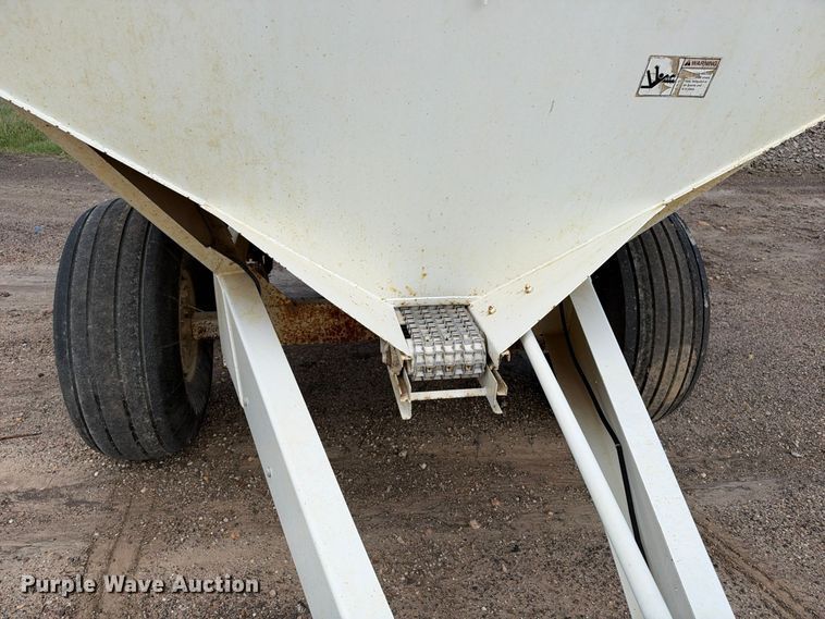 image for item EX1502 Willmar Super 600 spreader