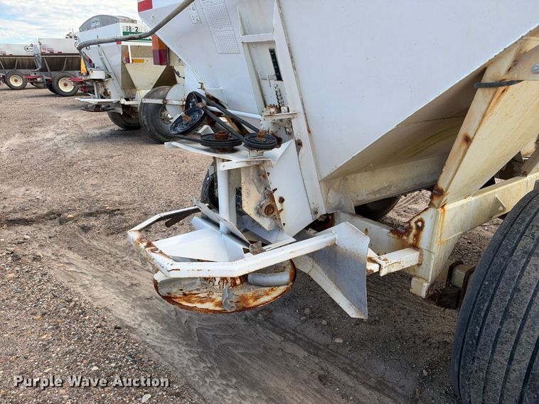 image for item EX1502 Willmar Super 600 spreader
