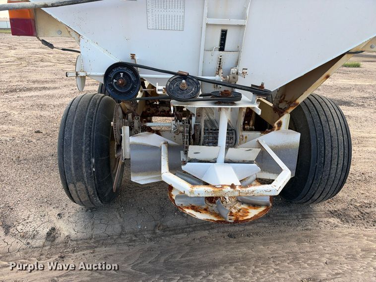 image for item EX1502 Willmar Super 600 spreader