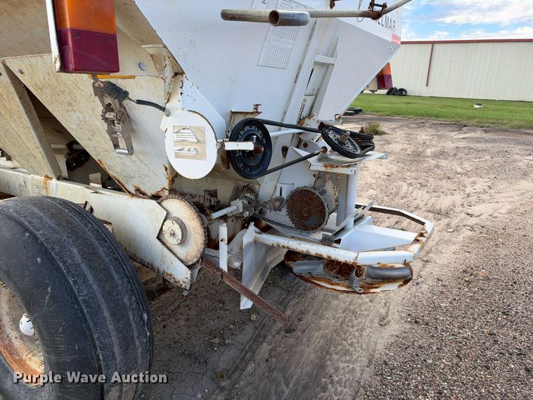 image for item EX1502 Willmar Super 600 spreader
