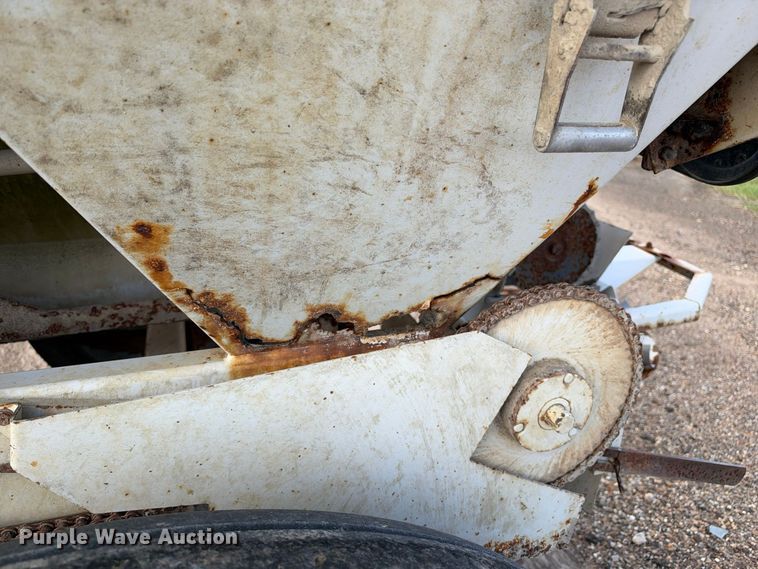 image for item EX1502 Willmar Super 600 spreader