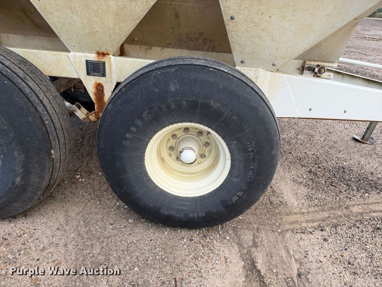 image for item EX1502 Willmar Super 600 spreader