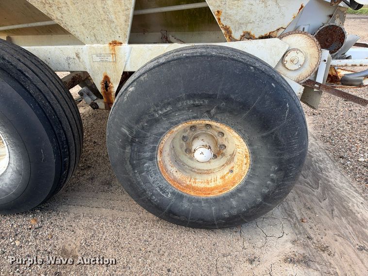image for item EX1502 Willmar Super 600 spreader