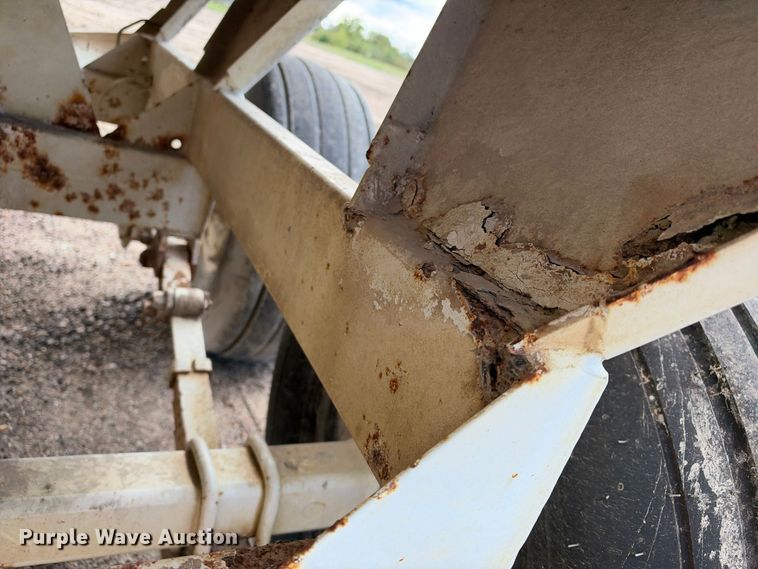 image for item EX1503 Willmar Super 600 spreader