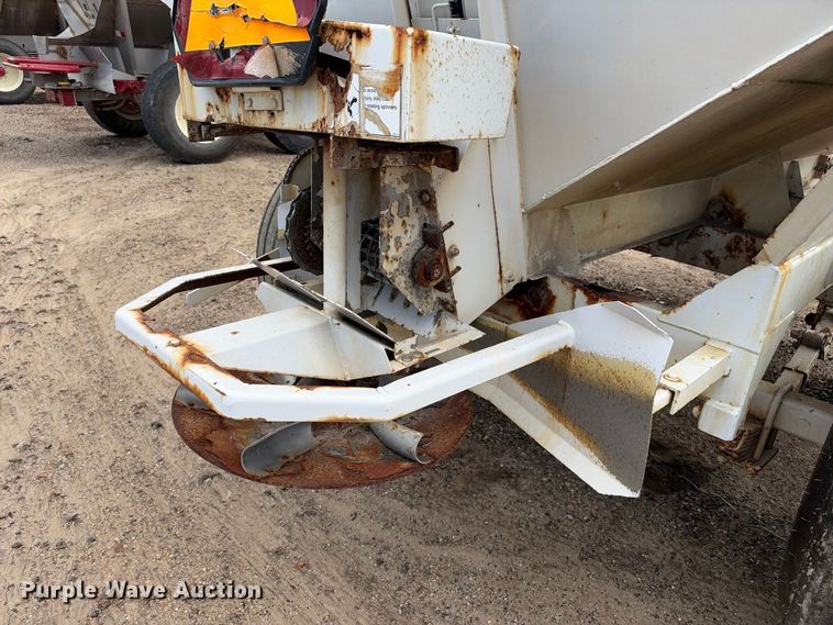 image for item EX1503 Willmar Super 600 spreader