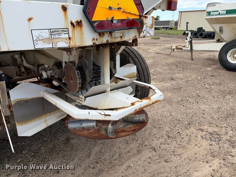 image for item EX1503 Willmar Super 600 spreader