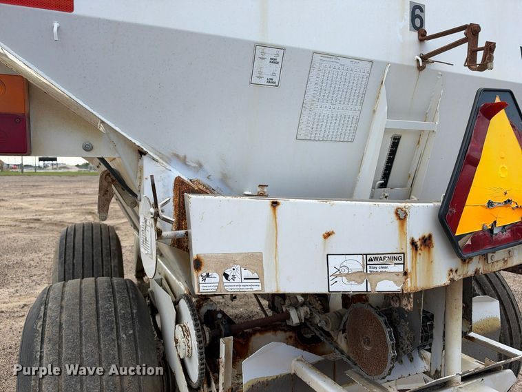 image for item EX1503 Willmar Super 600 spreader