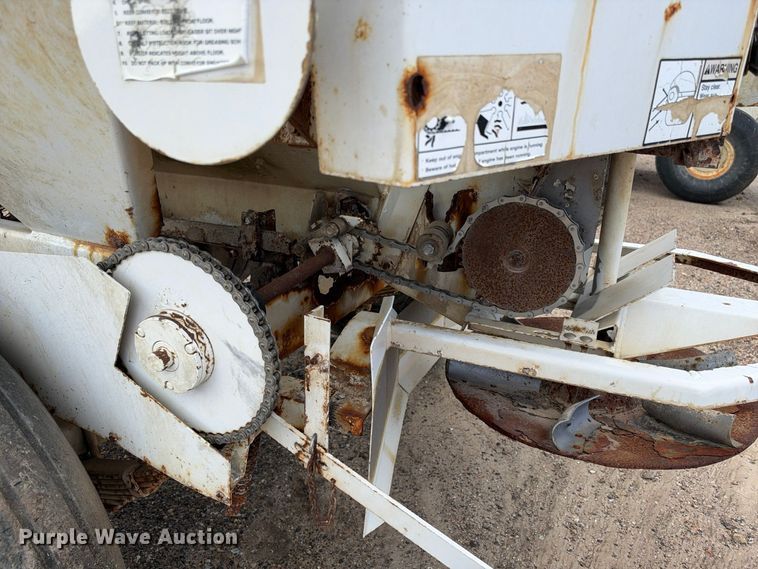 image for item EX1503 Willmar Super 600 spreader