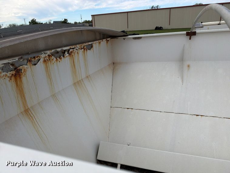 image for item EX1503 Willmar Super 600 spreader