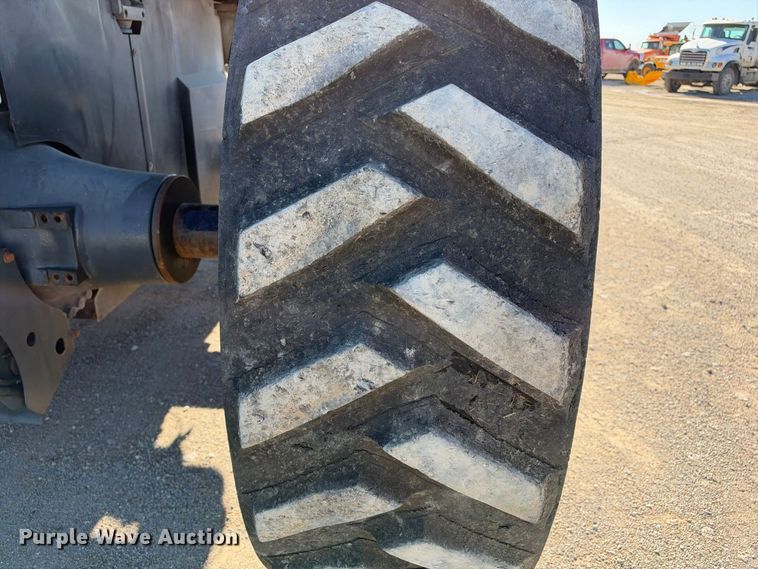 image for item EX2351 2002 Challenger MT765 tractor