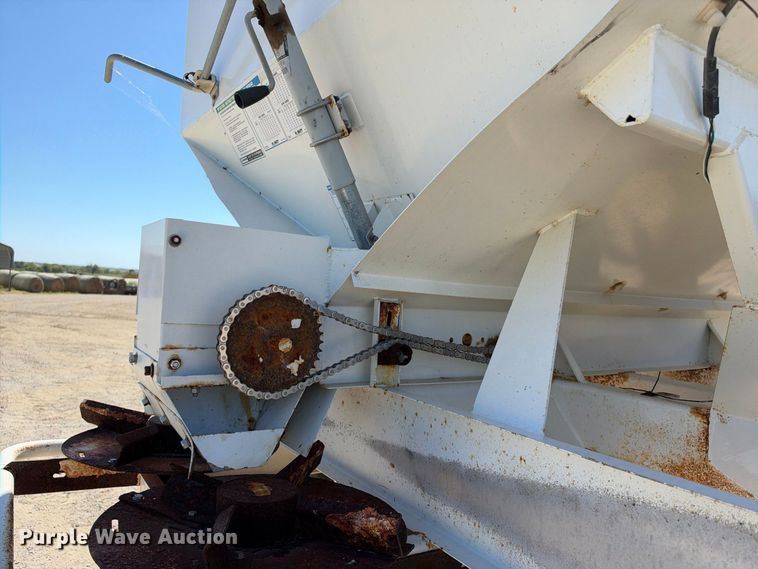 image for item EX2355 Dalton Ag Mobility 800 spreader