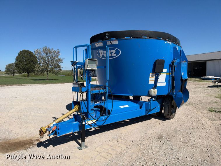 image for item EX2356 Patz 1200 Series 420 feed mixer