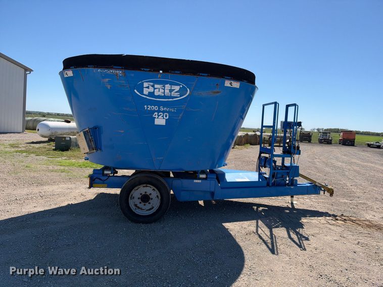 image for item EX2356 Patz 1200 Series 420 feed mixer