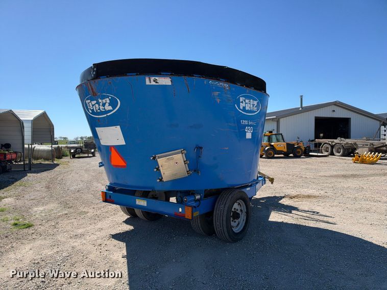 image for item EX2356 Patz 1200 Series 420 feed mixer