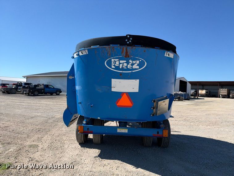 image for item EX2356 Patz 1200 Series 420 feed mixer