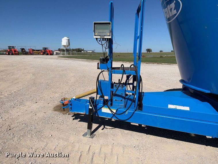 image for item EX2356 Patz 1200 Series 420 feed mixer