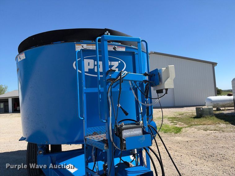image for item EX2356 Patz 1200 Series 420 feed mixer