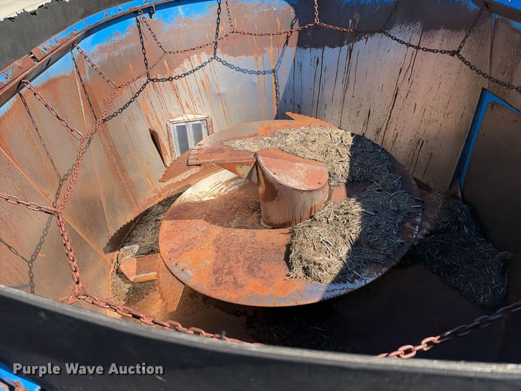 image for item EX2356 Patz 1200 Series 420 feed mixer