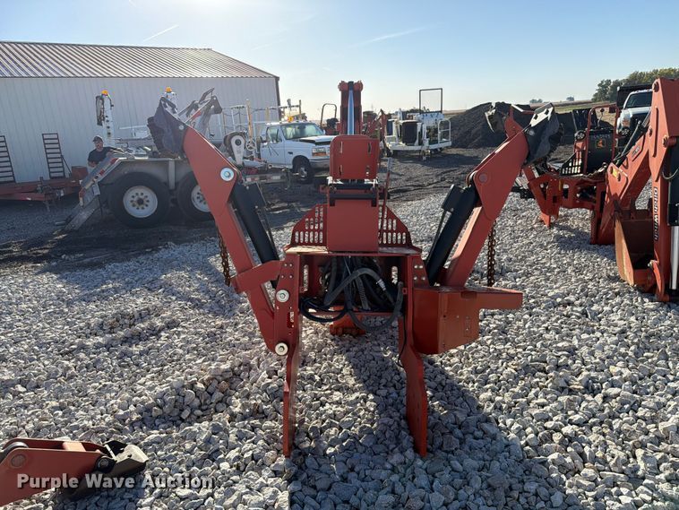 image for item EX4637 2016 Ditch Witch A920 backhoe attachment