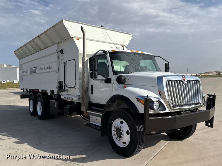 image for item FB6943 2021 International HV607 feed mixer truck