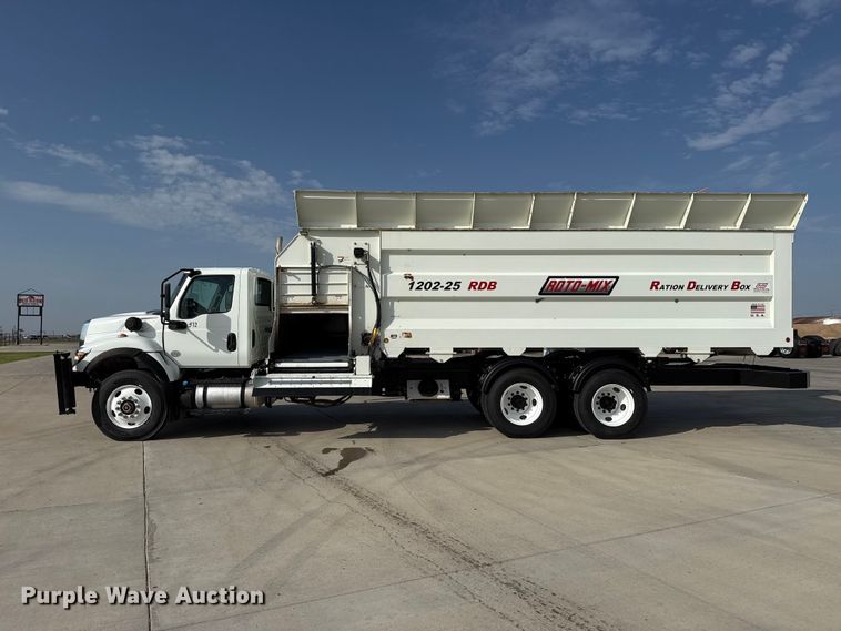 image for item FB6943 2021 International HV607 feed mixer truck