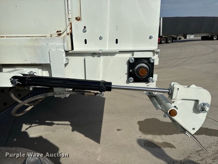 image for item FB6943 2021 International HV607 feed mixer truck