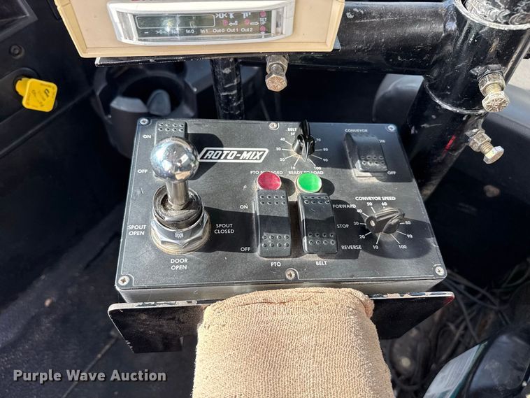 image for item FB6943 2021 International HV607 feed mixer truck