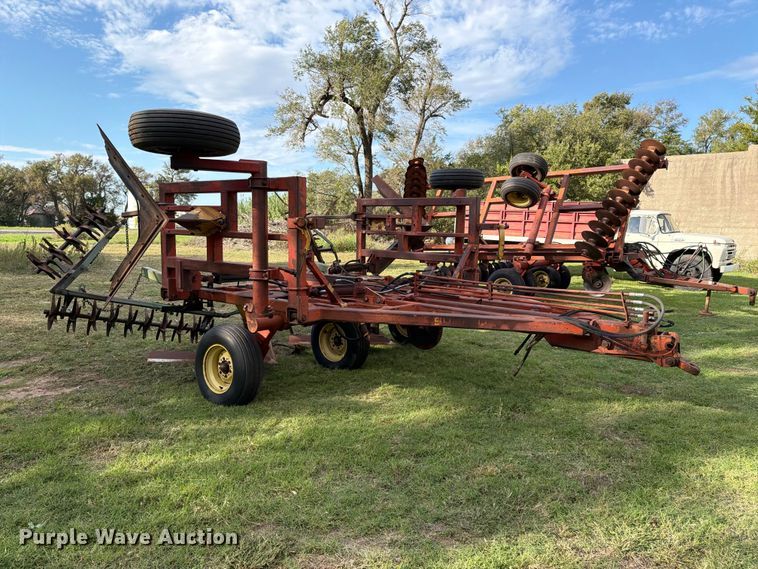 image for item FB8996 Sunflower 78J-19 sweep plow