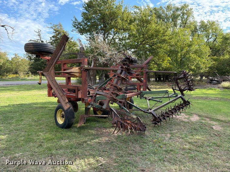 image for item FB8996 Sunflower 78J-19 sweep plow