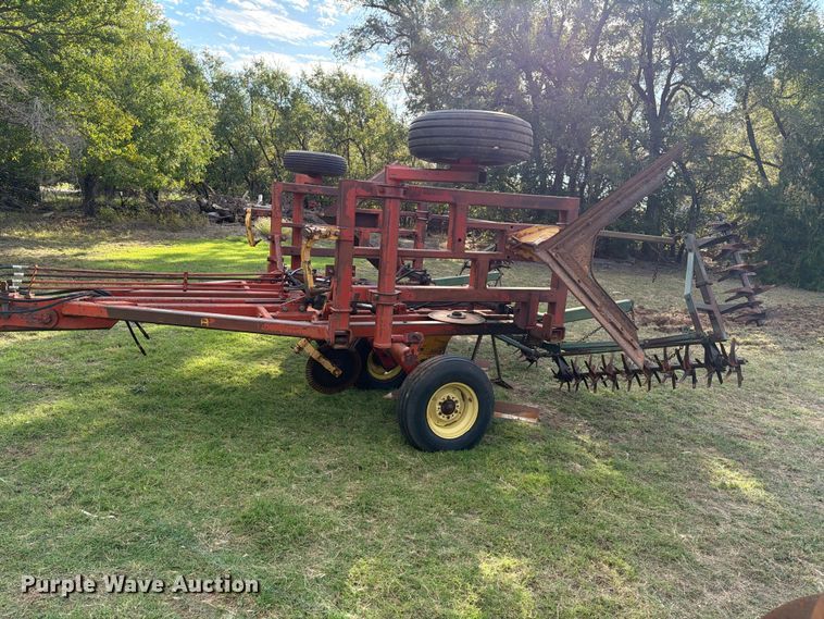 image for item FB8996 Sunflower 78J-19 sweep plow