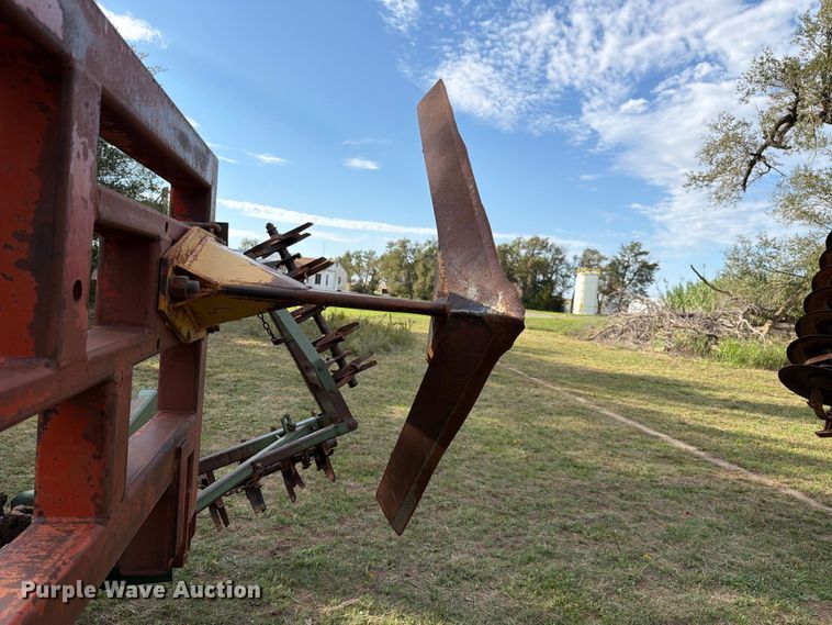 image for item FB8996 Sunflower 78J-19 sweep plow