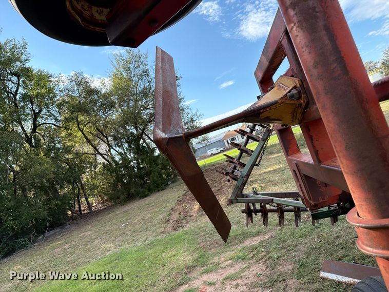 image for item FB8996 Sunflower 78J-19 sweep plow