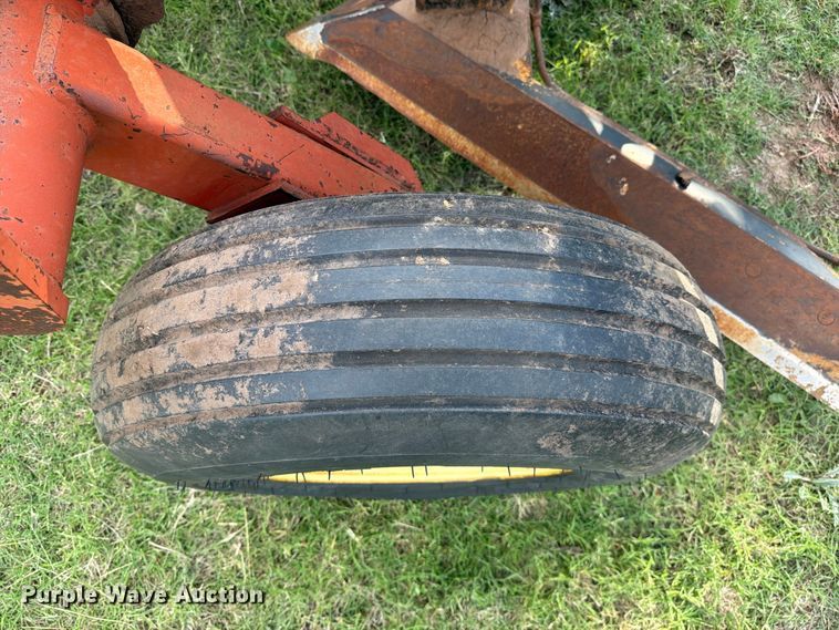 image for item FB8996 Sunflower 78J-19 sweep plow