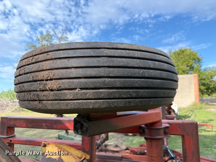 image for item FB8996 Sunflower 78J-19 sweep plow