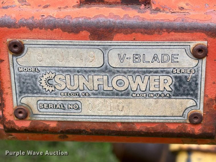 image for item FB8996 Sunflower 78J-19 sweep plow