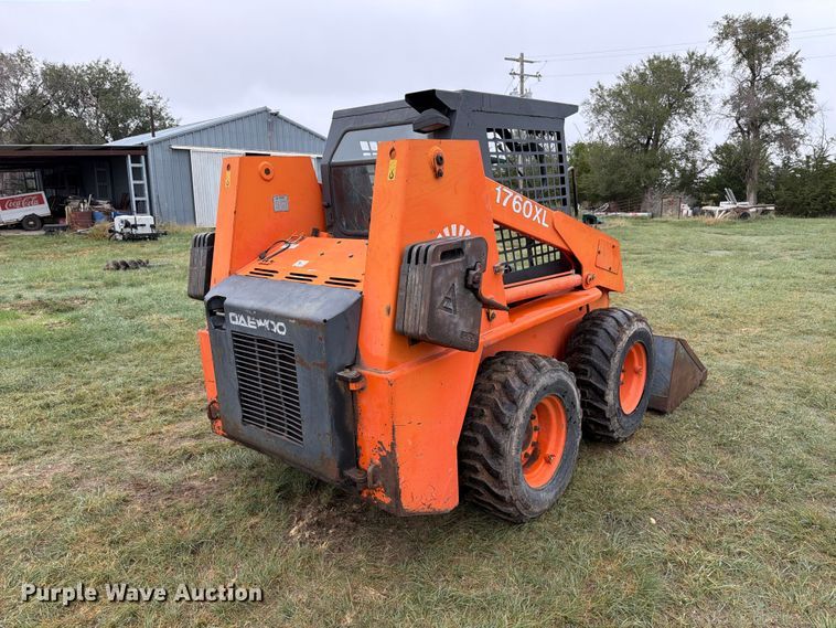 image for item FC0009 1999 Daewoo 1760XL skid steer loader