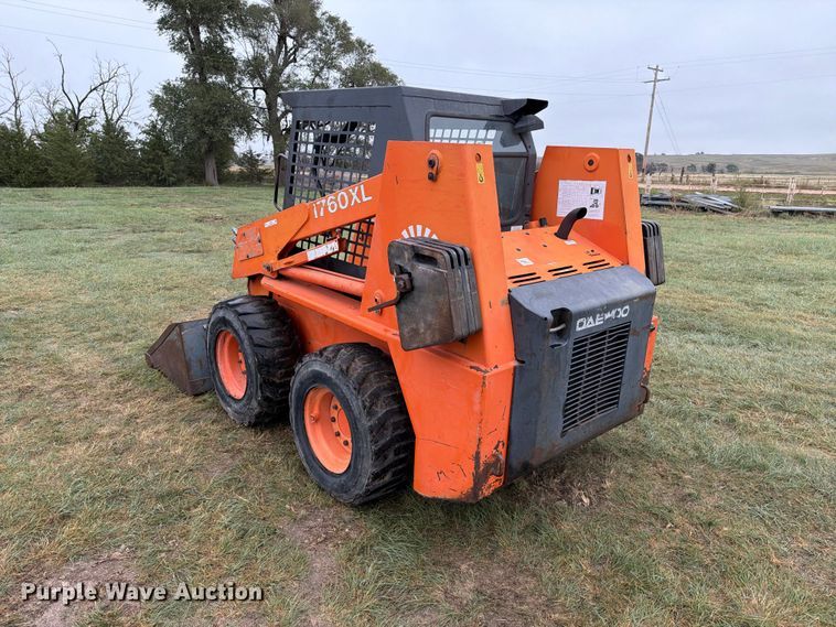 image for item FC0009 1999 Daewoo 1760XL skid steer loader