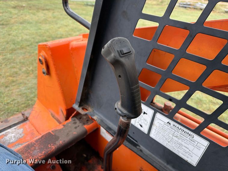 image for item FC0009 1999 Daewoo 1760XL skid steer loader