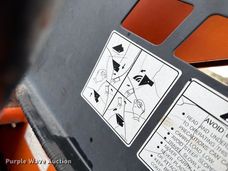 image for item FC0009 1999 Daewoo 1760XL skid steer loader