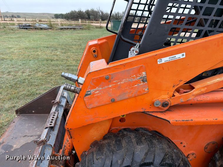 image for item FC0009 1999 Daewoo 1760XL skid steer loader