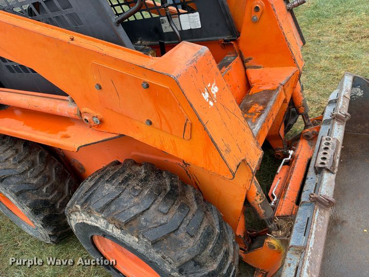 image for item FC0009 1999 Daewoo 1760XL skid steer loader
