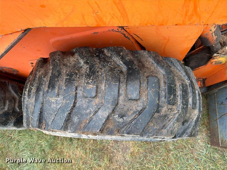image for item FC0009 1999 Daewoo 1760XL skid steer loader